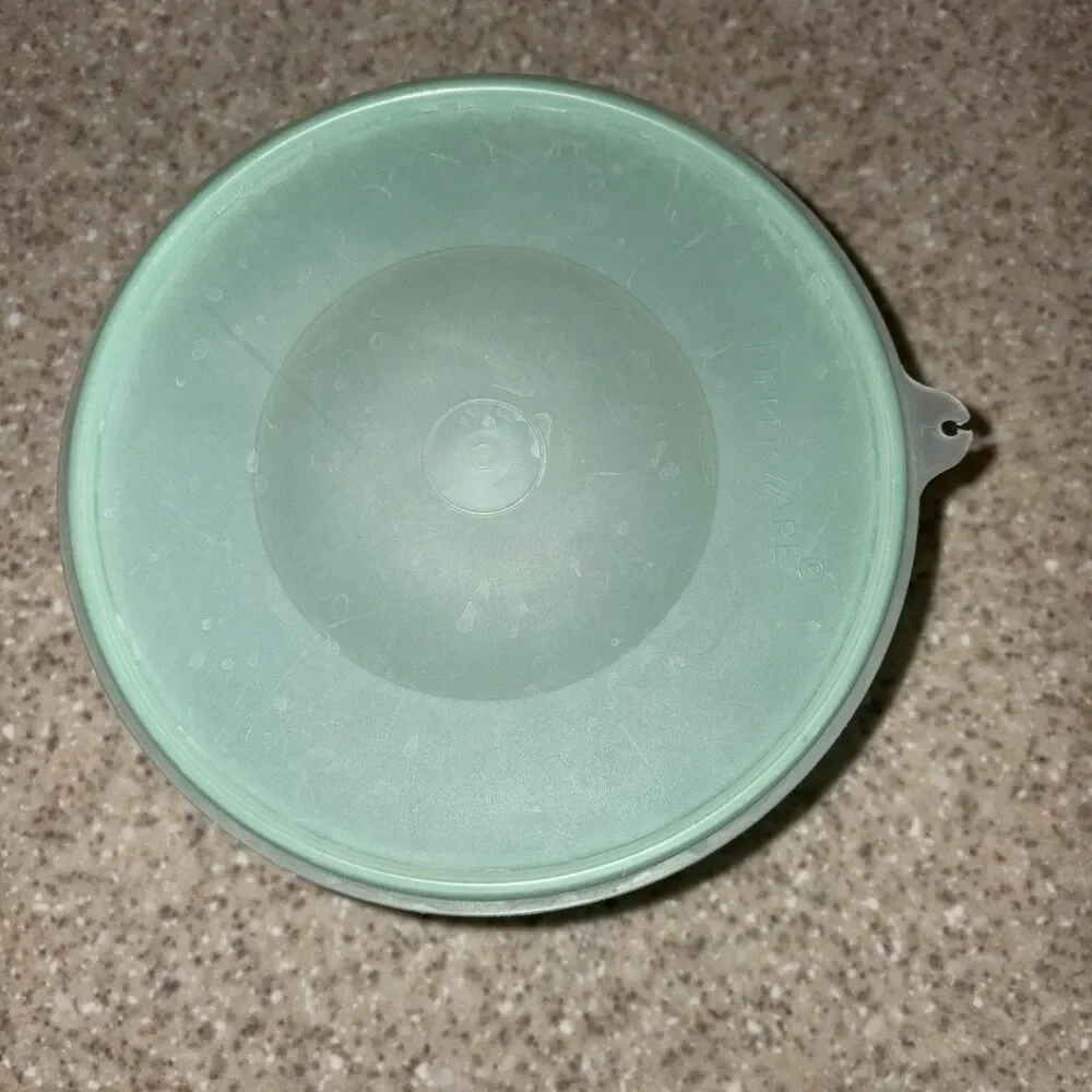 Vintage Tupperware Jadeite Green Lettuce Keeper & Spike USA #679-29 Excellent